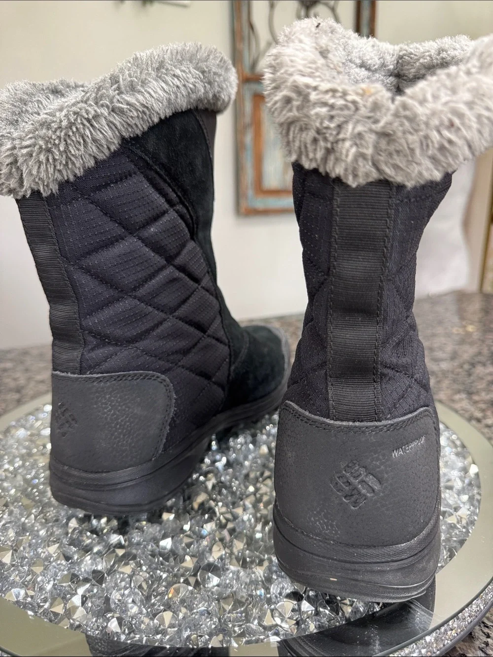 Columbia Black Faux-Fur Cuff Insulated Winter waterproof Boots EUC 7.5